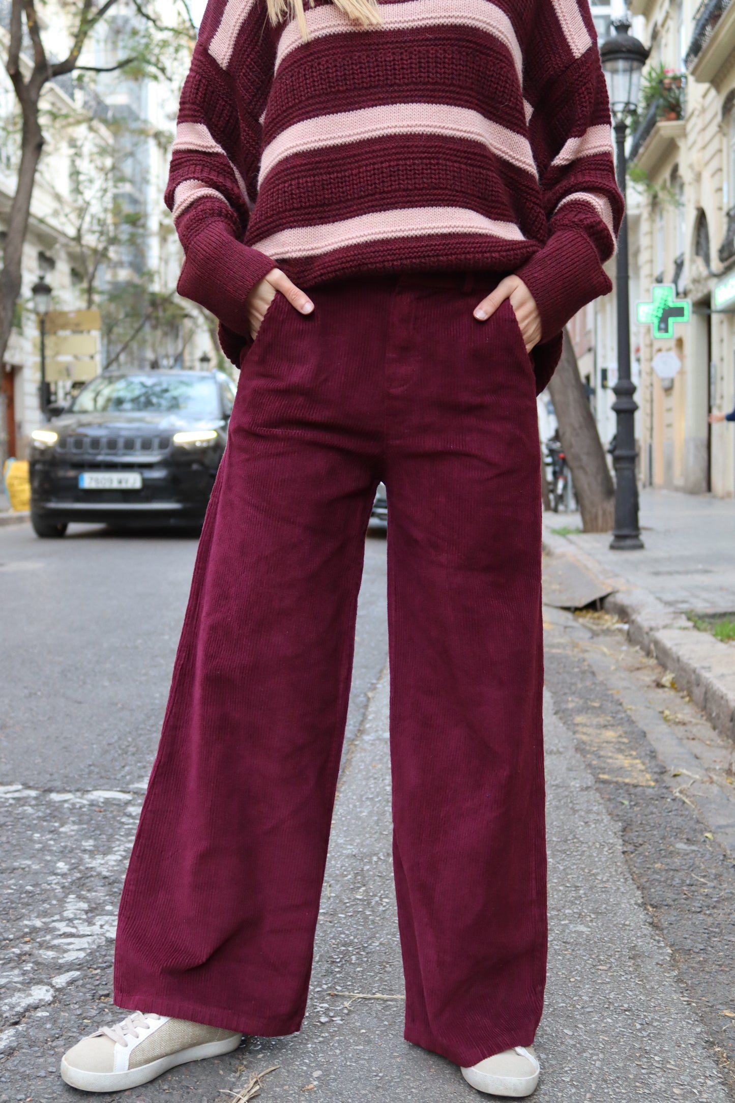 PANTALON EN VELOURS CÔTELÉ LILLY BORDEAUX