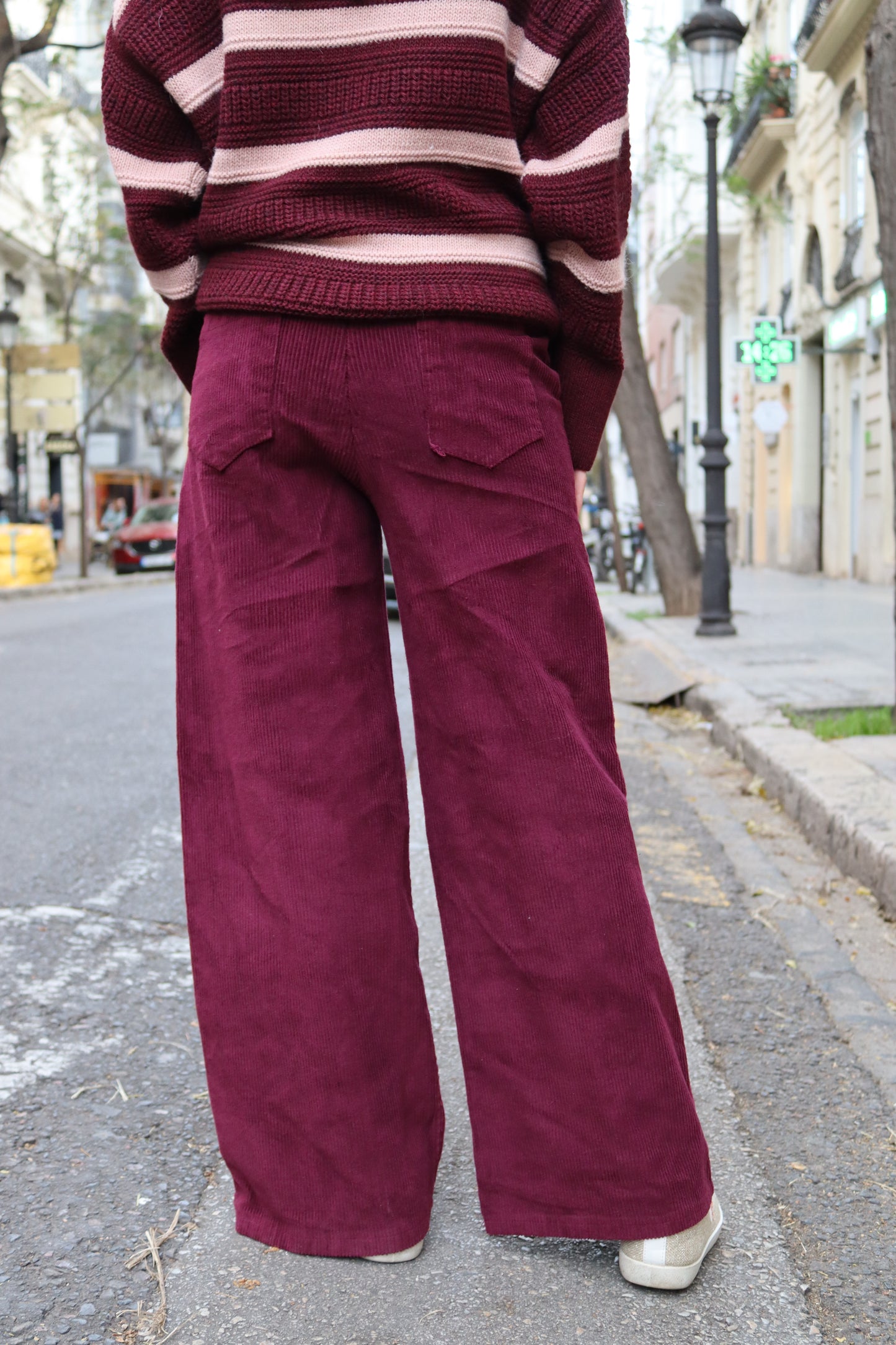 PANTALON EN VELOURS CÔTELÉ LILLY BORDEAUX