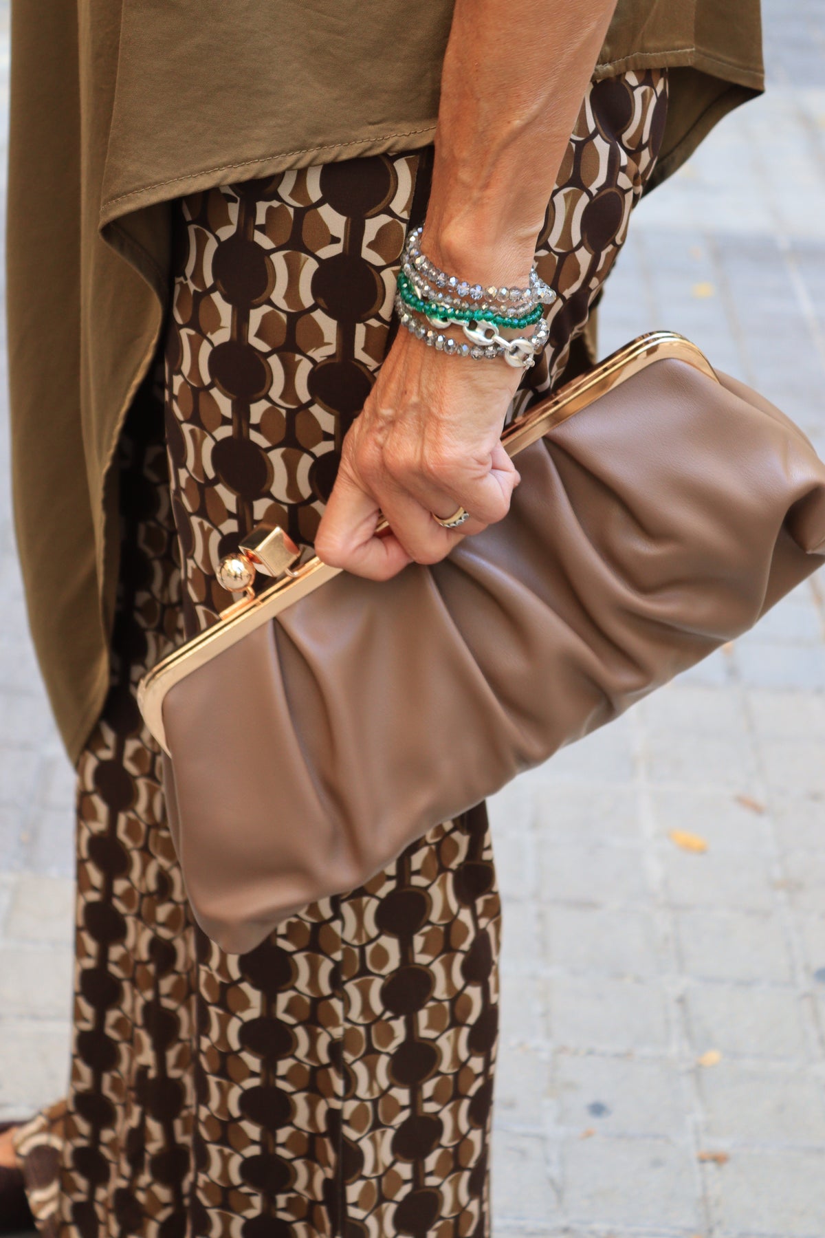 CLUTCH SILVIA TAUPÉ