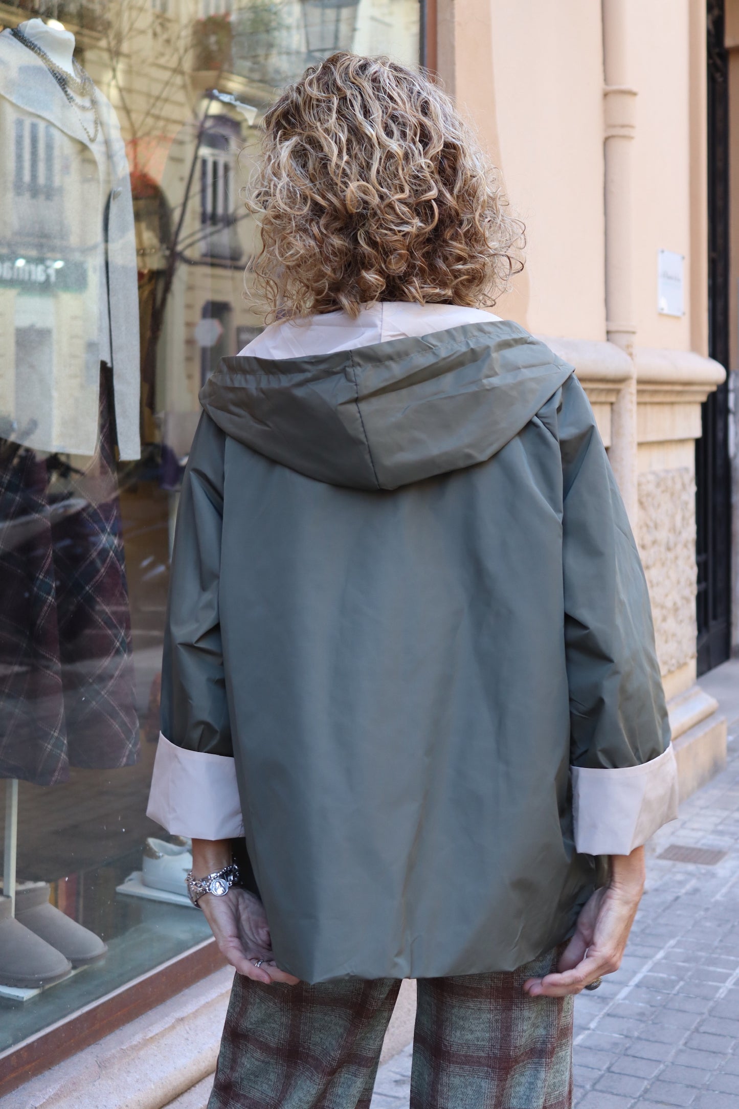 GABARDINA ANI CAPUCHA VERDE MILITAR