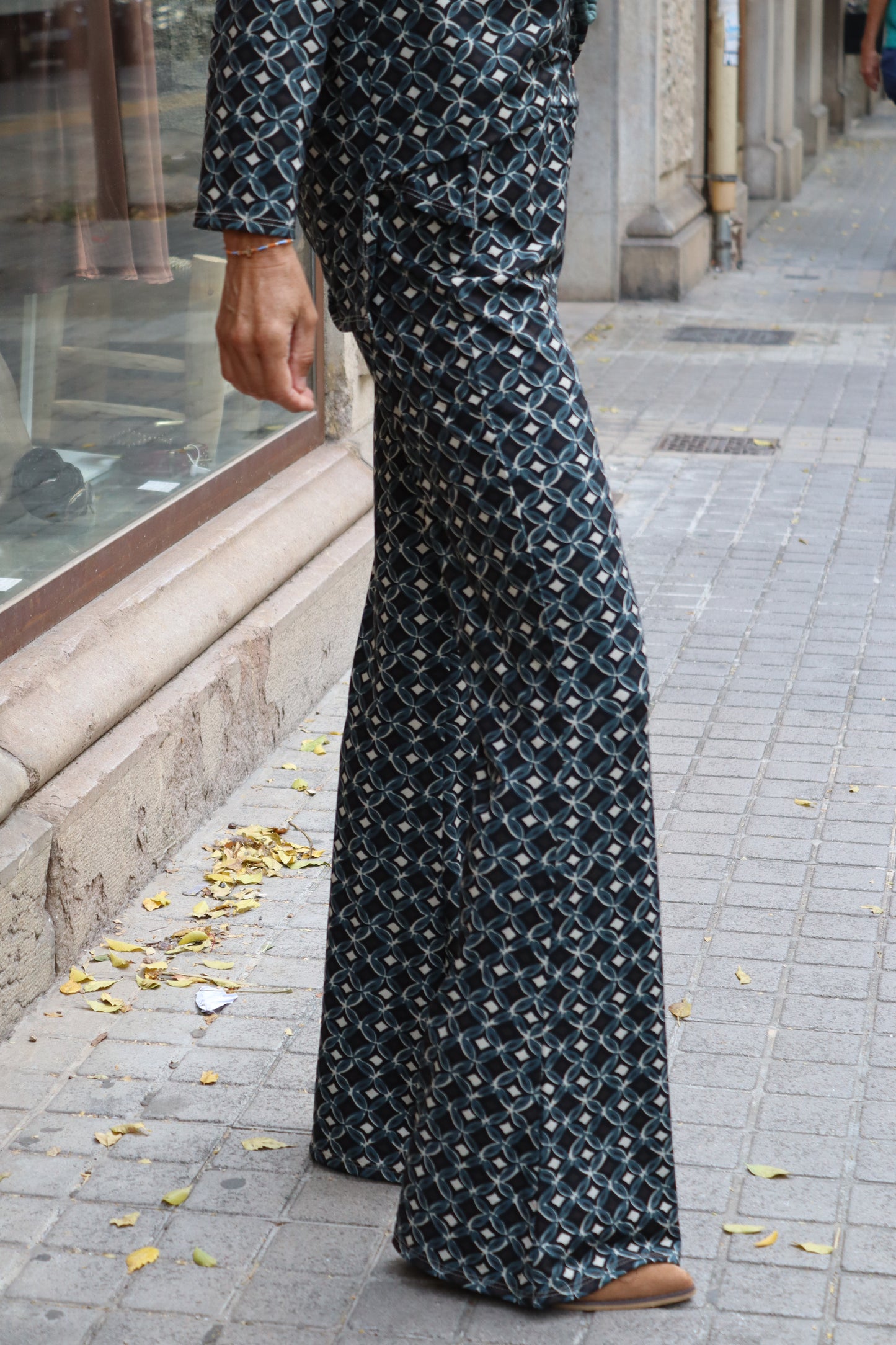 PANTALÓN CAMPANA ELENA PETROLEO