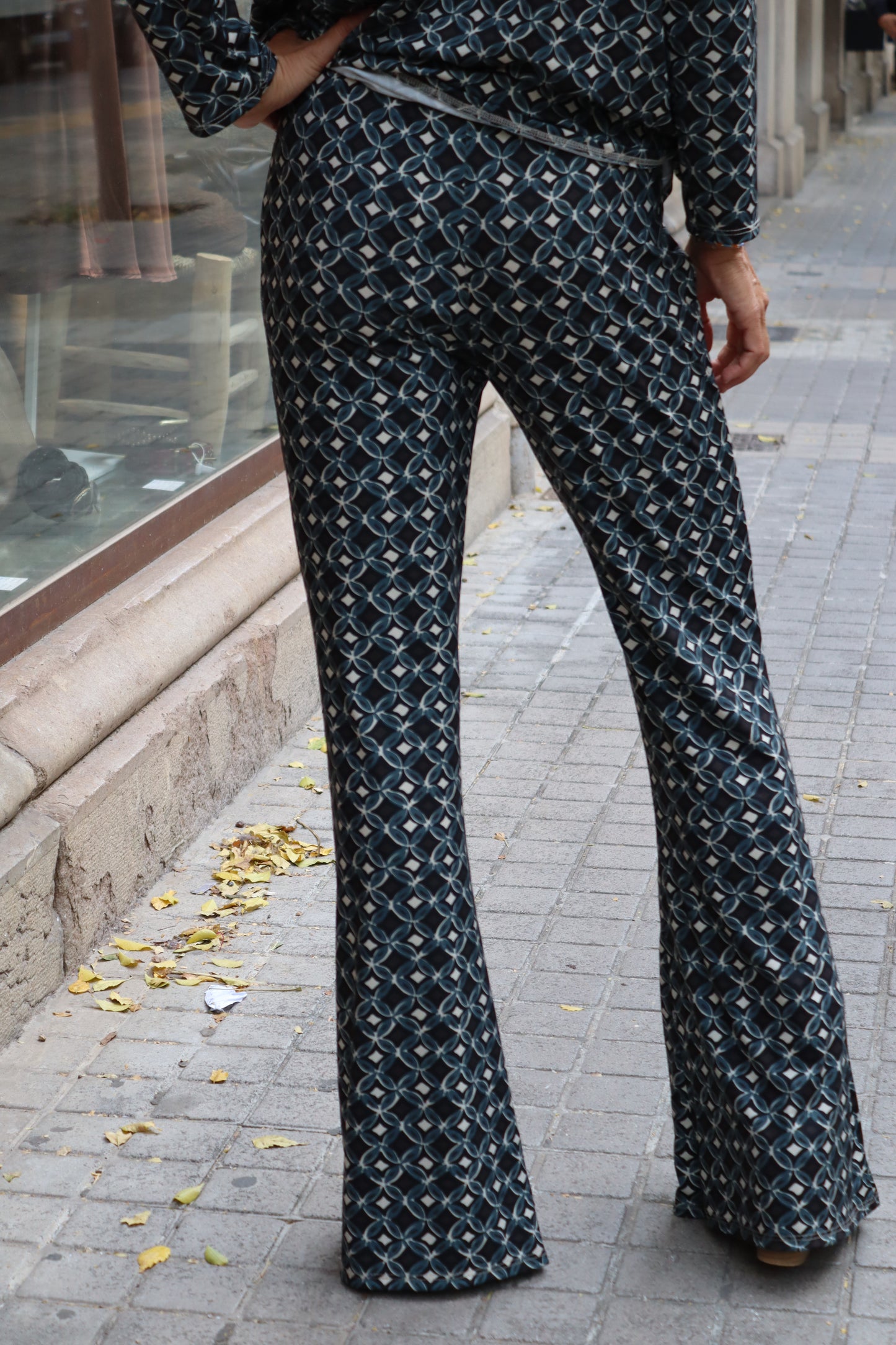 PANTALÓN CAMPANA ELENA PETROLEO