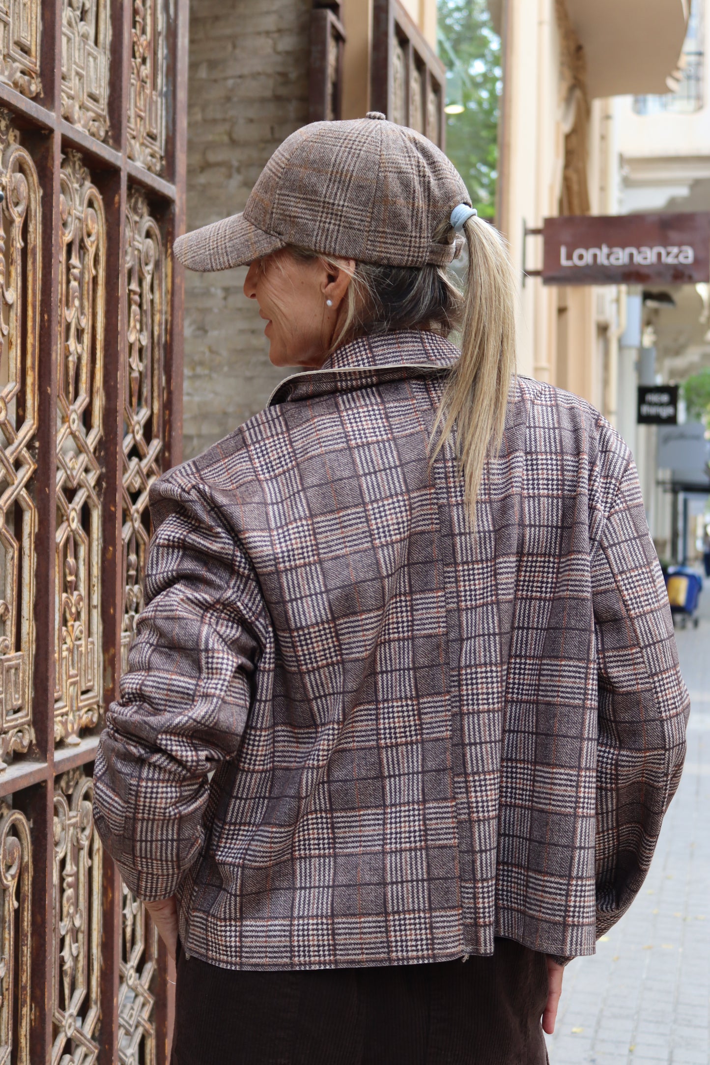 CHAQUETA ESCOCESA CHOCOLATE