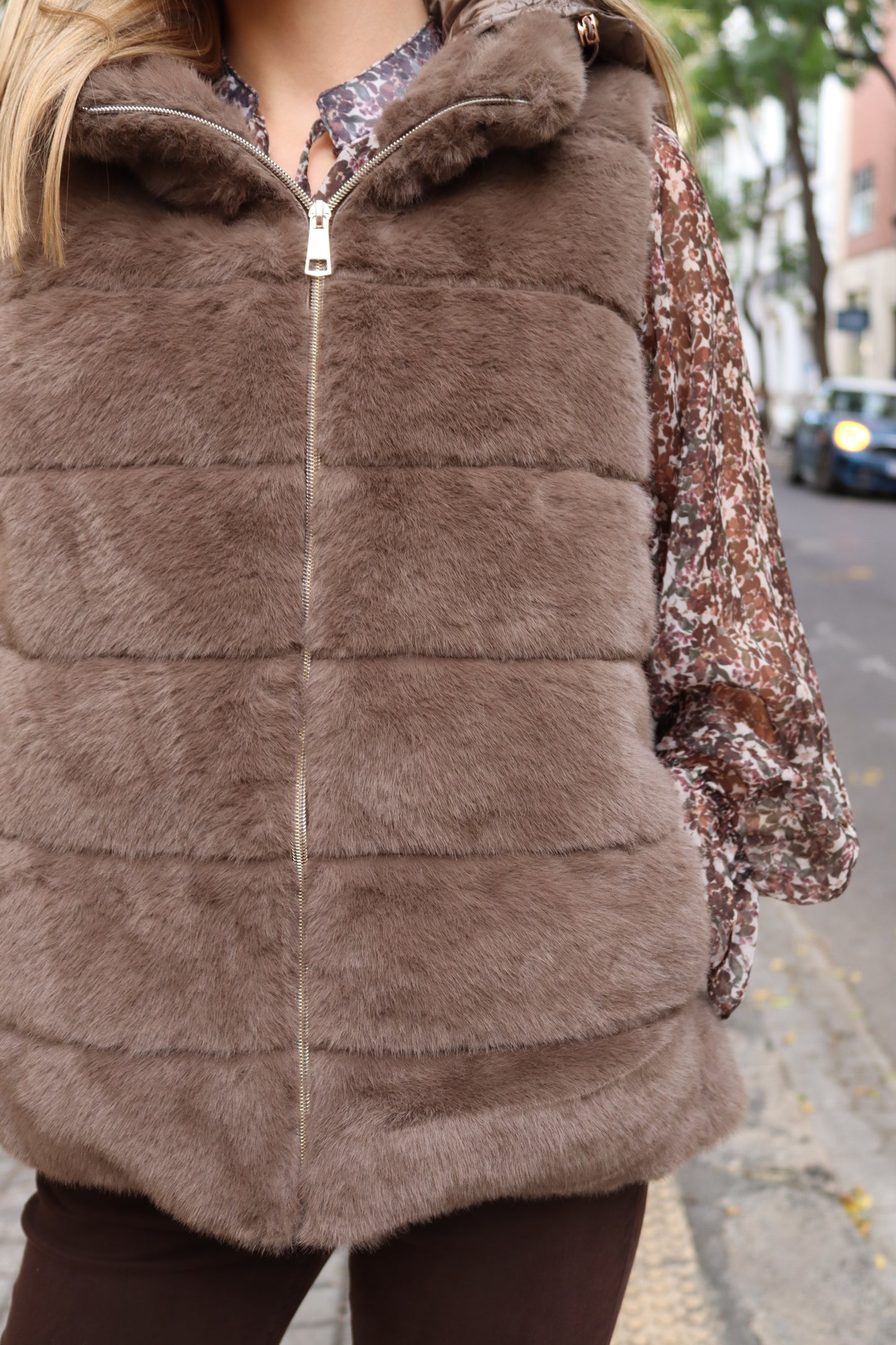 CHALECO MARTINA TAUPE