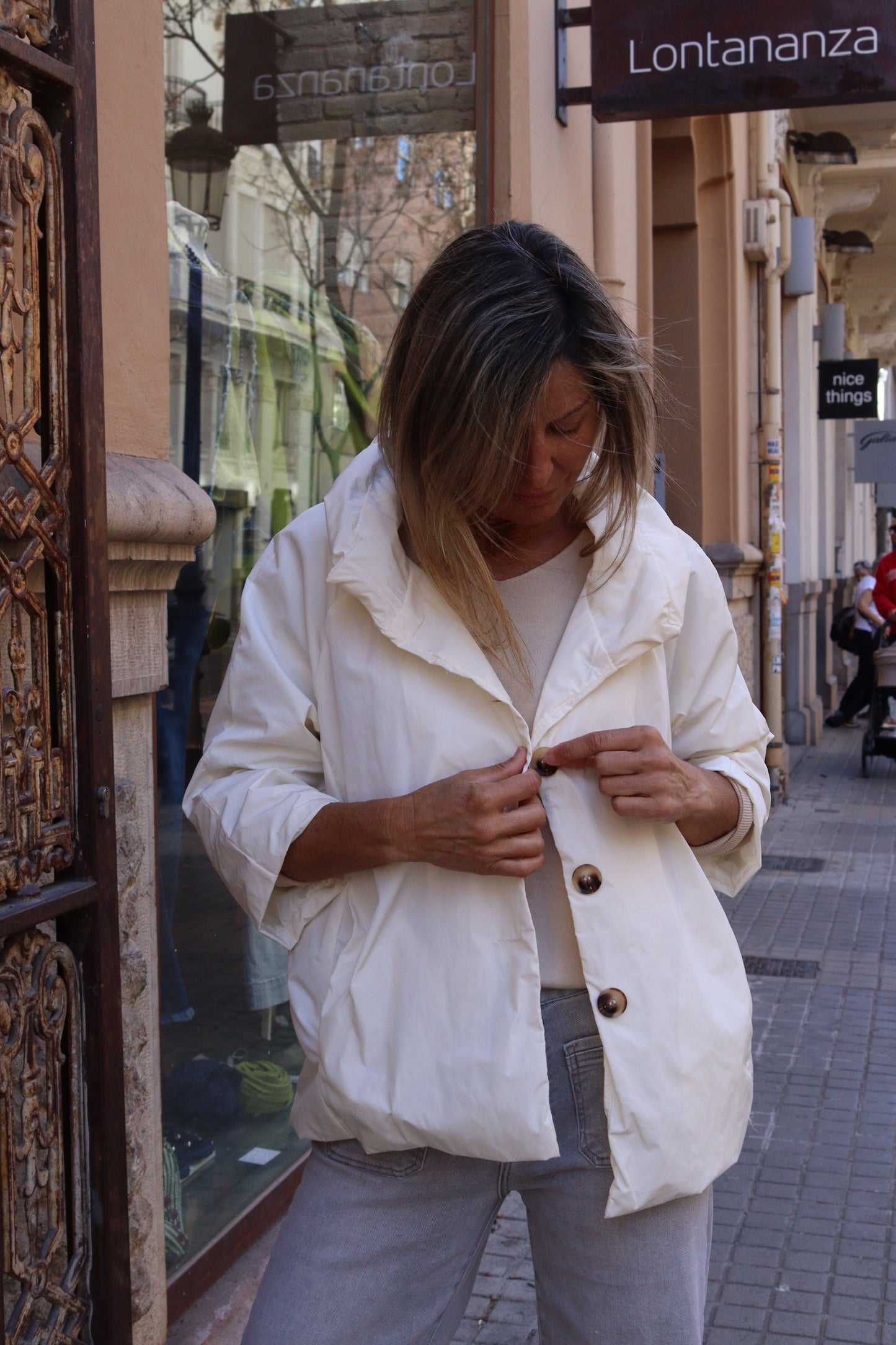 GABARDINA CORTA MERY BLANCA