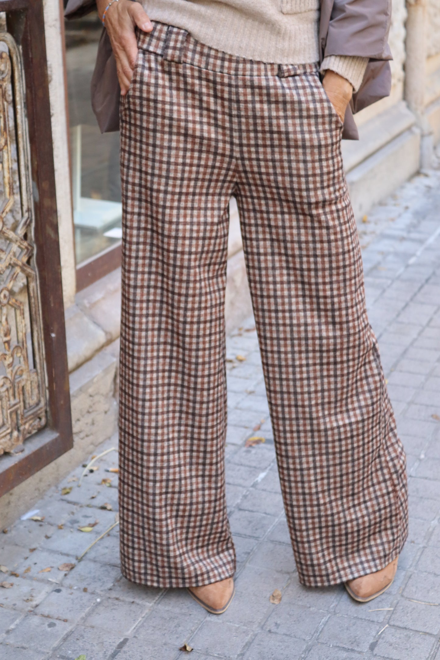 PANTALÓN CUADRO PEQUEÑO CAMEL