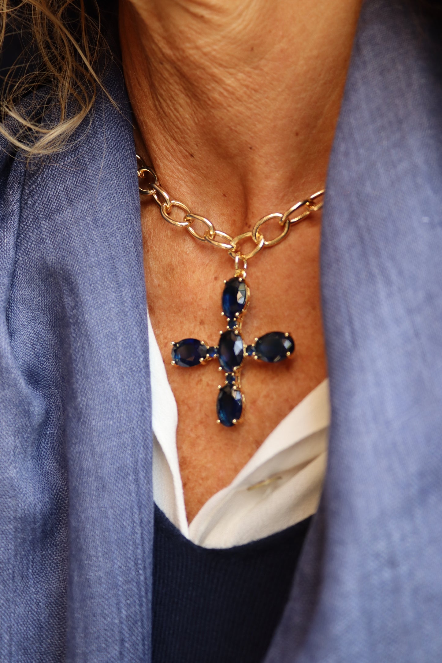 GARGANTILLA CRUZ AZUL