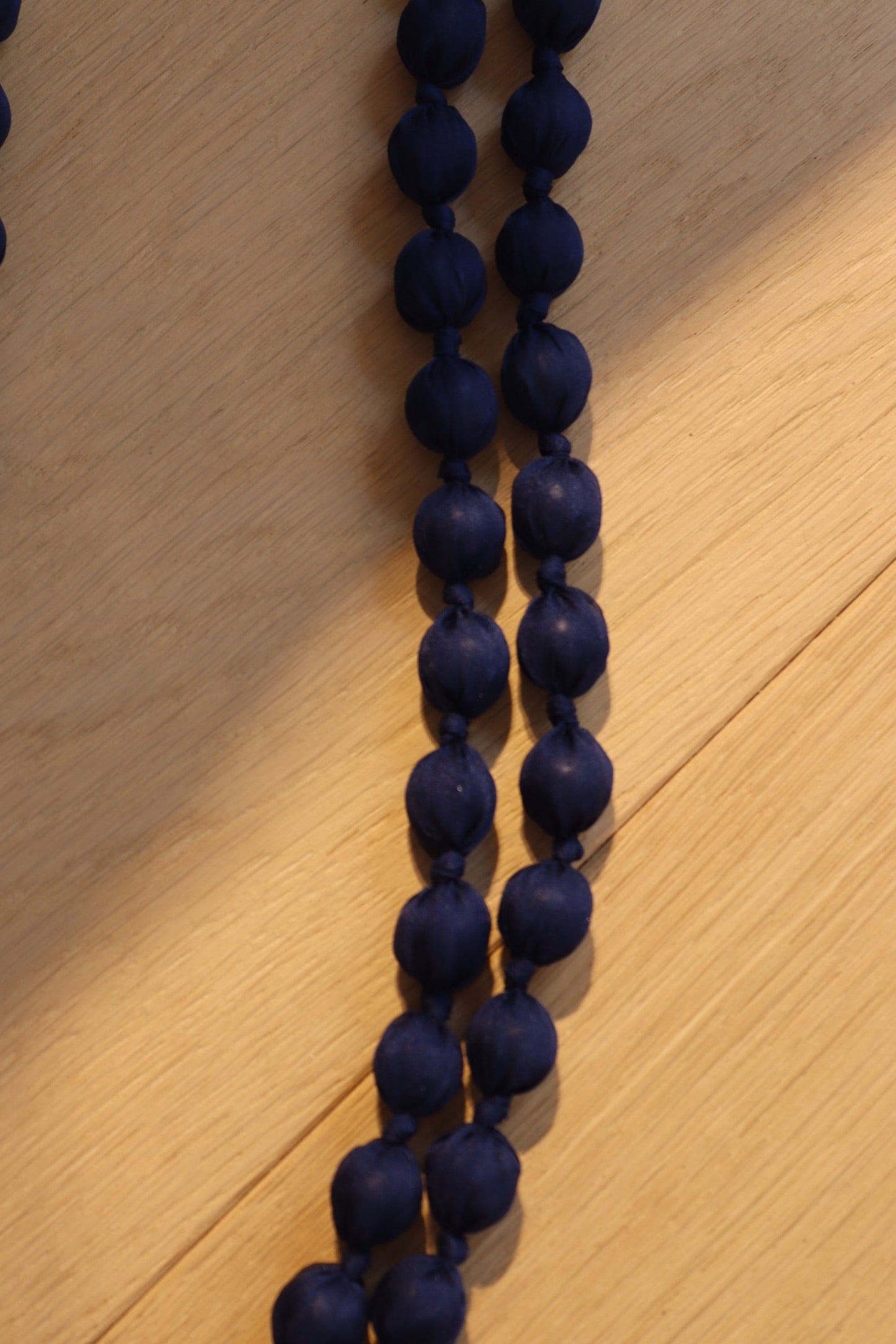 COLLAR NATALIA AZUL MARINO