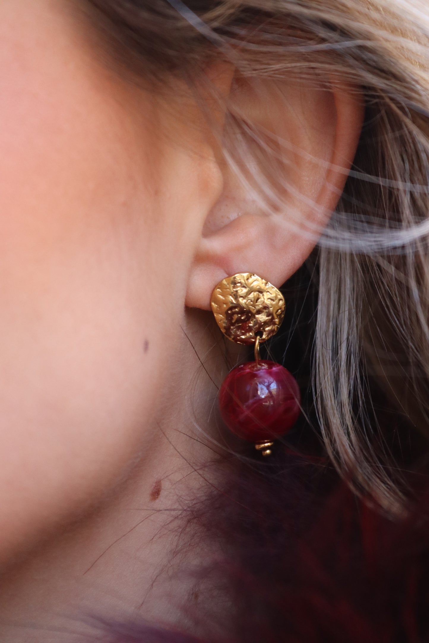 PENDIENTES BOLA VINO