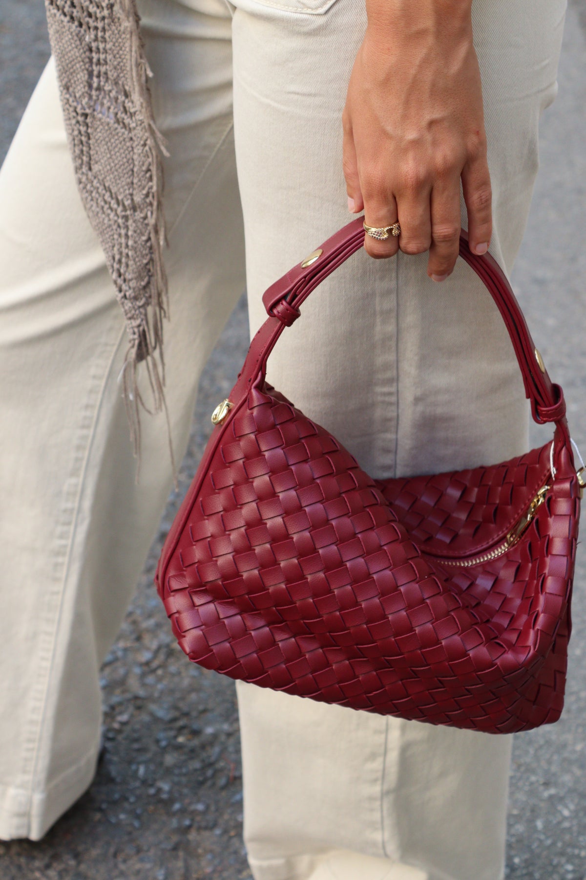 BOLSO BANDOLERA TRENZADA VINO