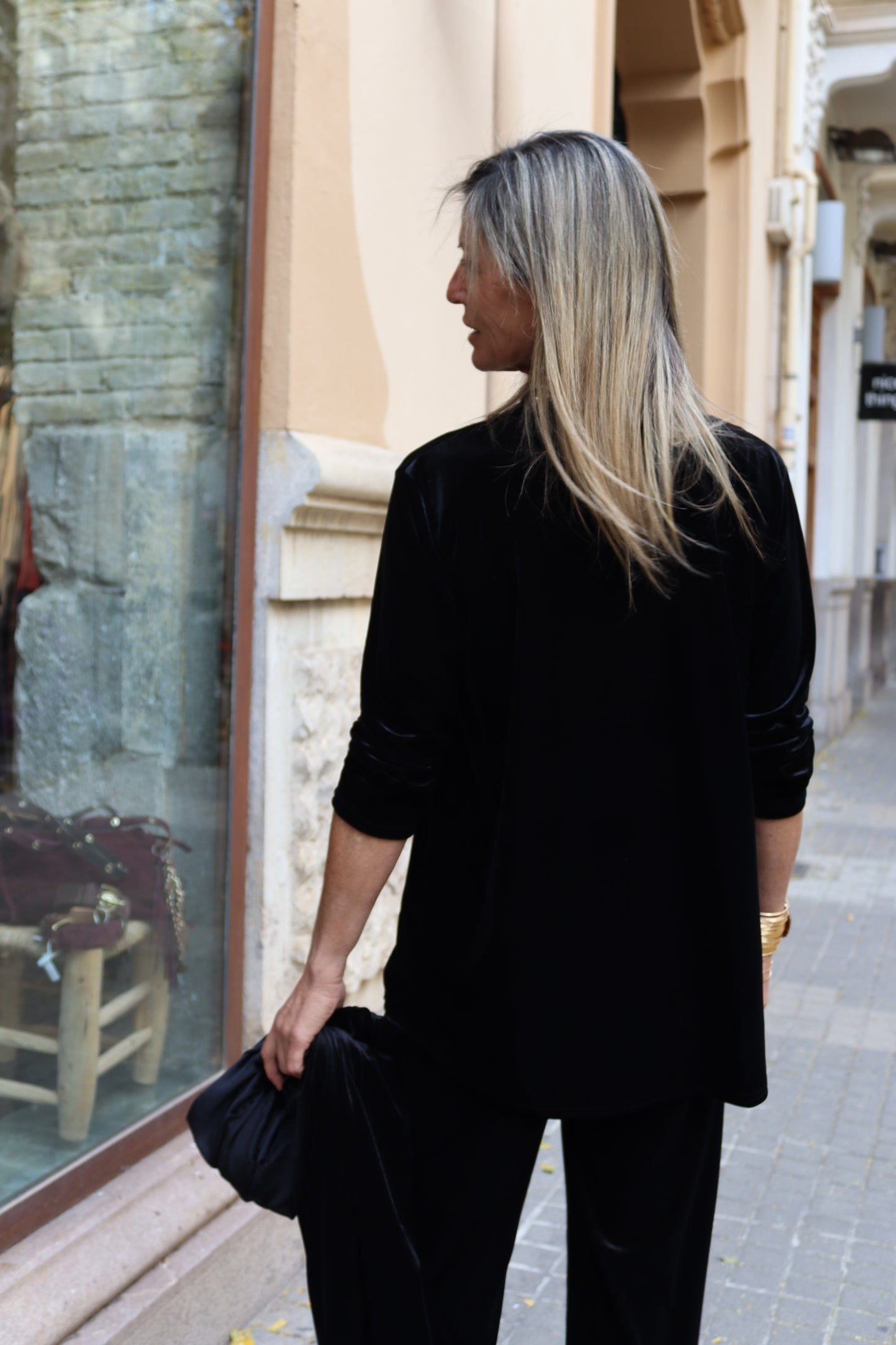 BLUSA TERCIOPELO NEGRO