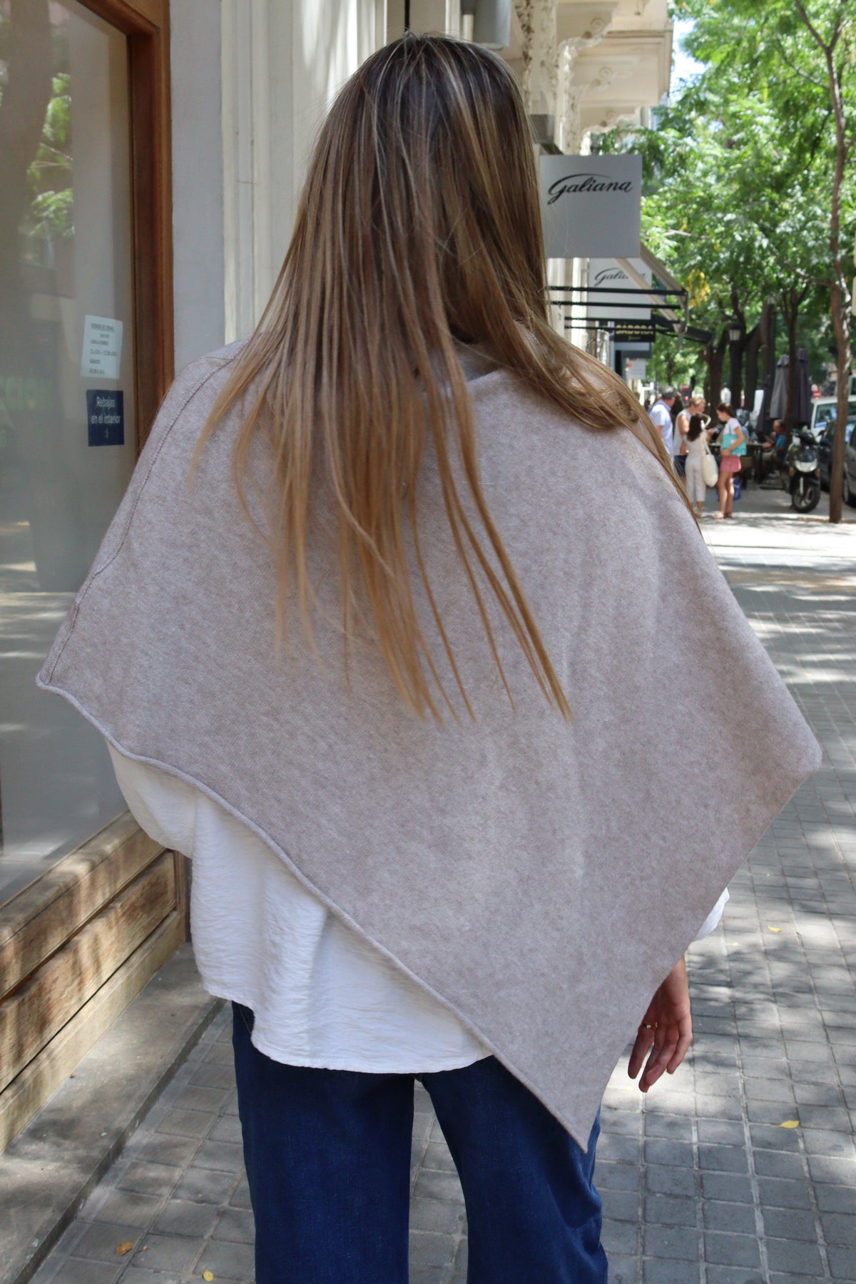 PONCHO PAULA ARENA