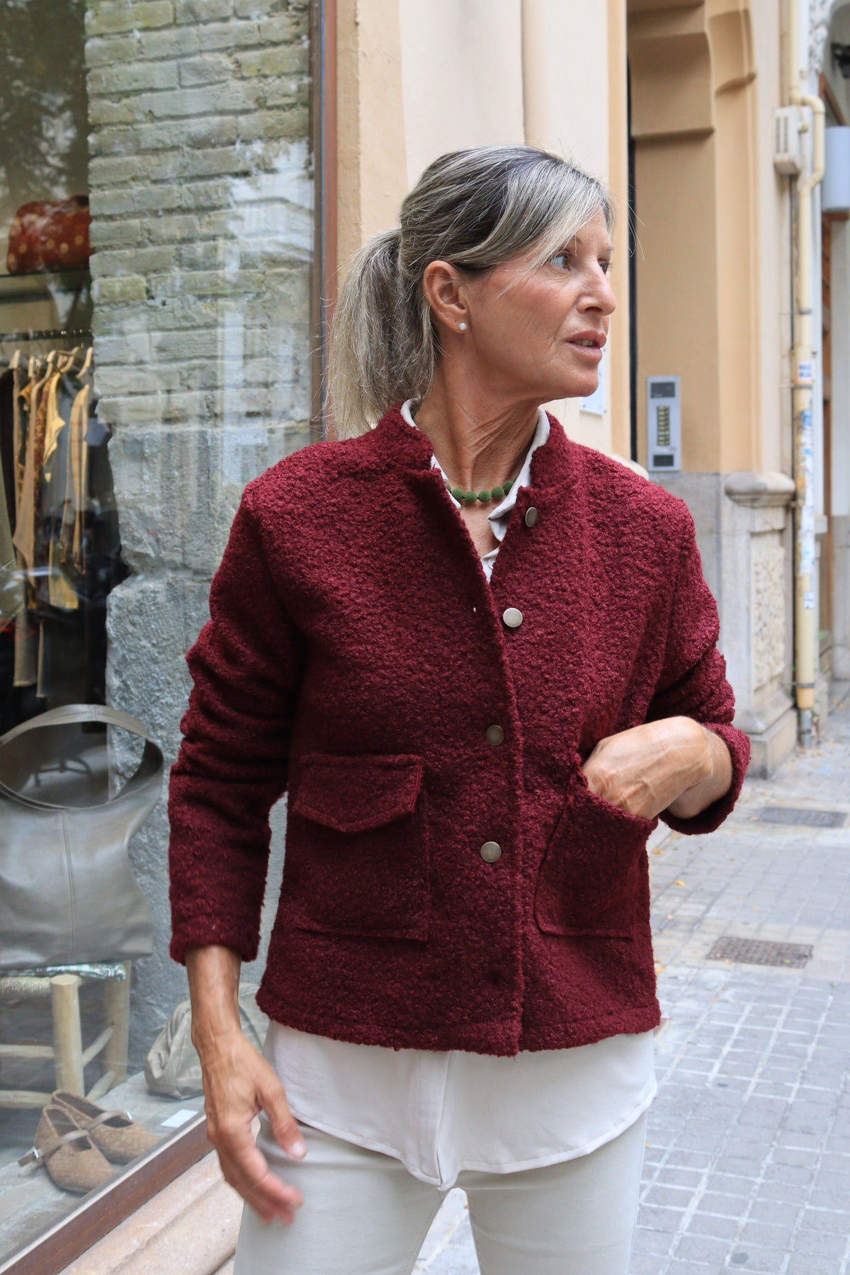 CHAQUETA RIZADA BURDEOS