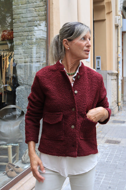 CHAQUETA RIZADA BURDEOS