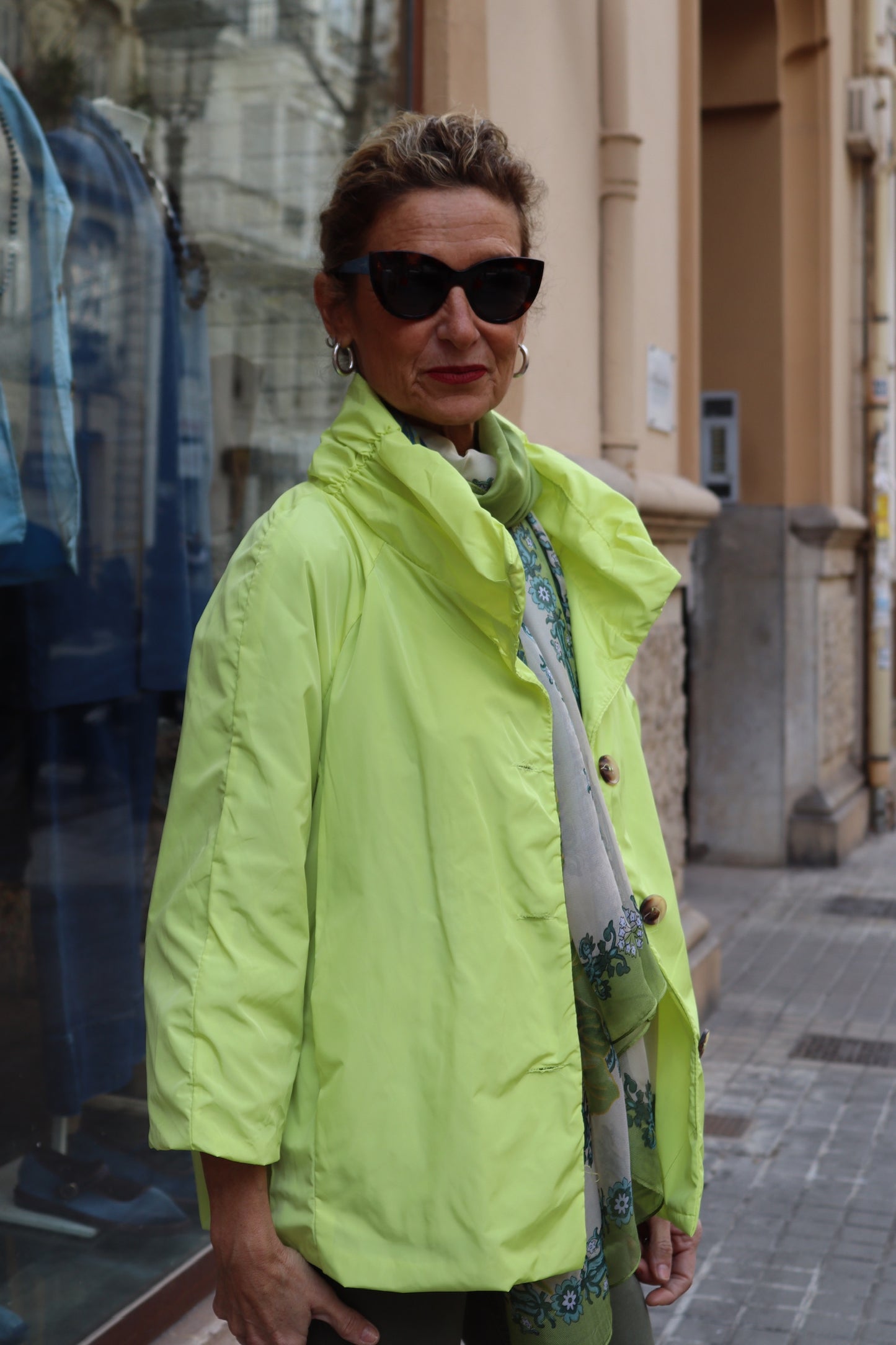 GABARDINA CORTA MERY VERDE FOSF.