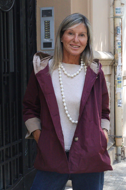 GABARDINA CORTA CAPUCHA GRANATE