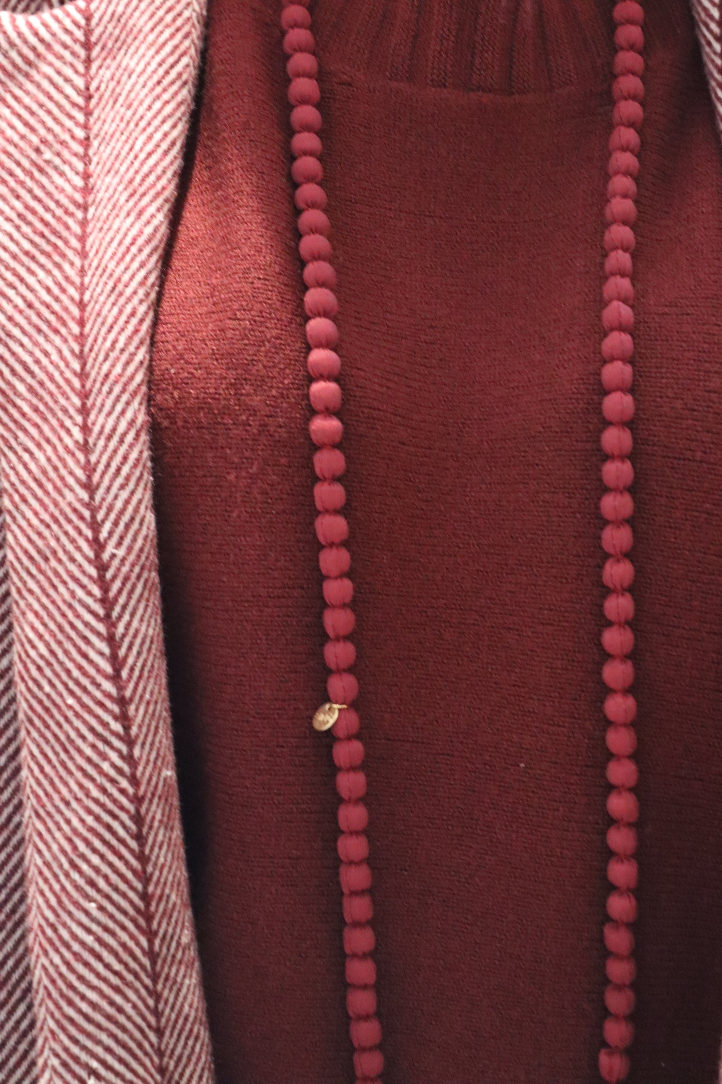 COLLAR EVA VINO