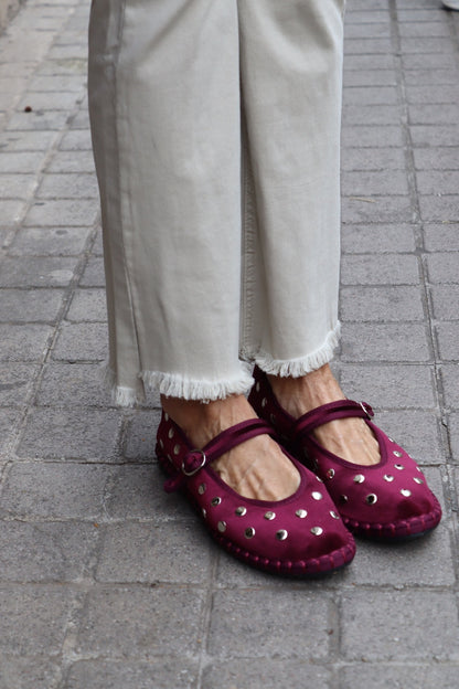 MANOLETINA TACHUELA TERCIOPELO GRANATE