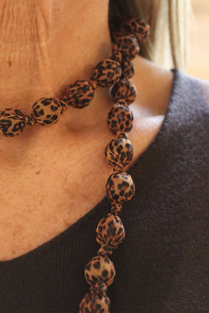 COLLAR NATALIA A.PRINT MARRON