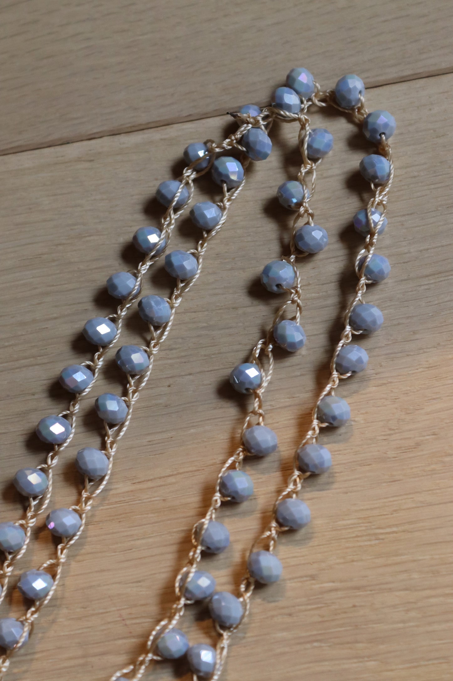 COLLAR TERESA CORTO GRIS