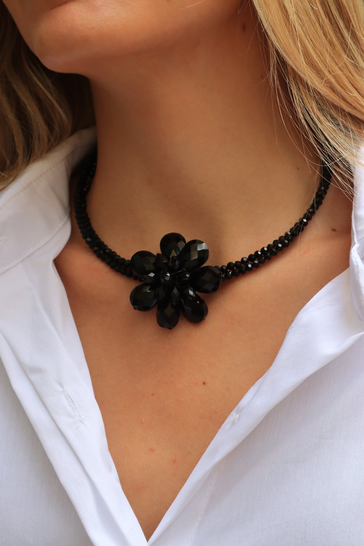 GARGANTILLA FLOR NEGRO
