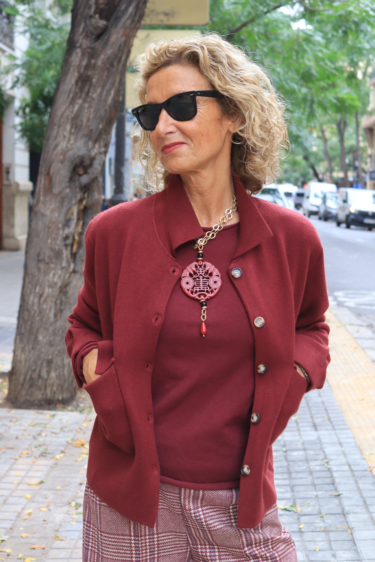 POLERA BOLSILLOS BURDEOS
