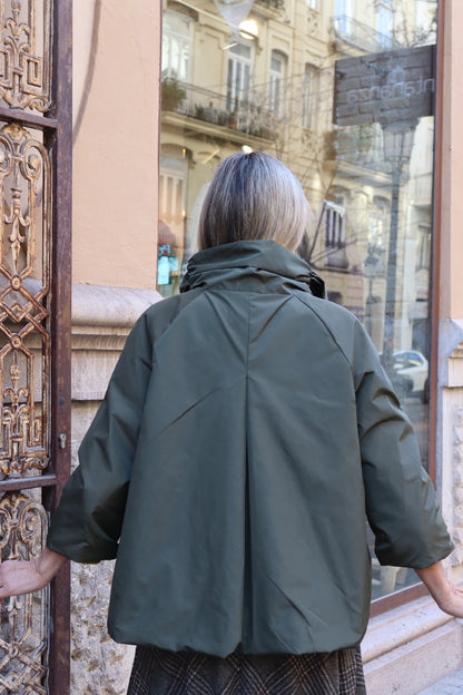 GABARDINA CORTA MERY VERDE MILITAR