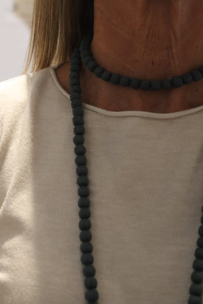 COLLAR EVA GRIS AZULADO