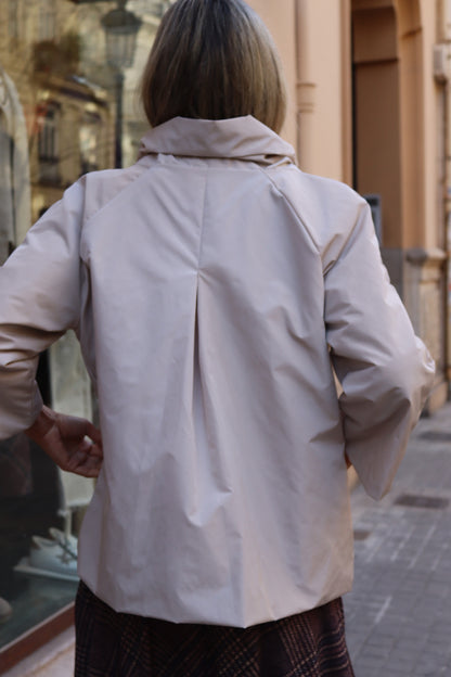 GABARDINA CORTA MERY PIEDRA