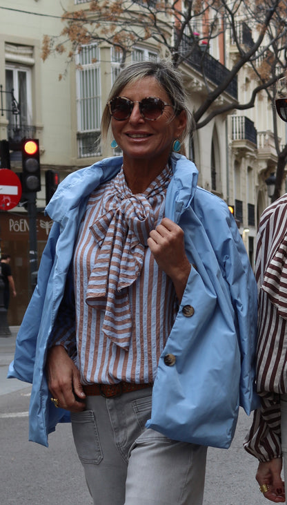 GABARDINA CORTA MERY AZUL BEBÉ