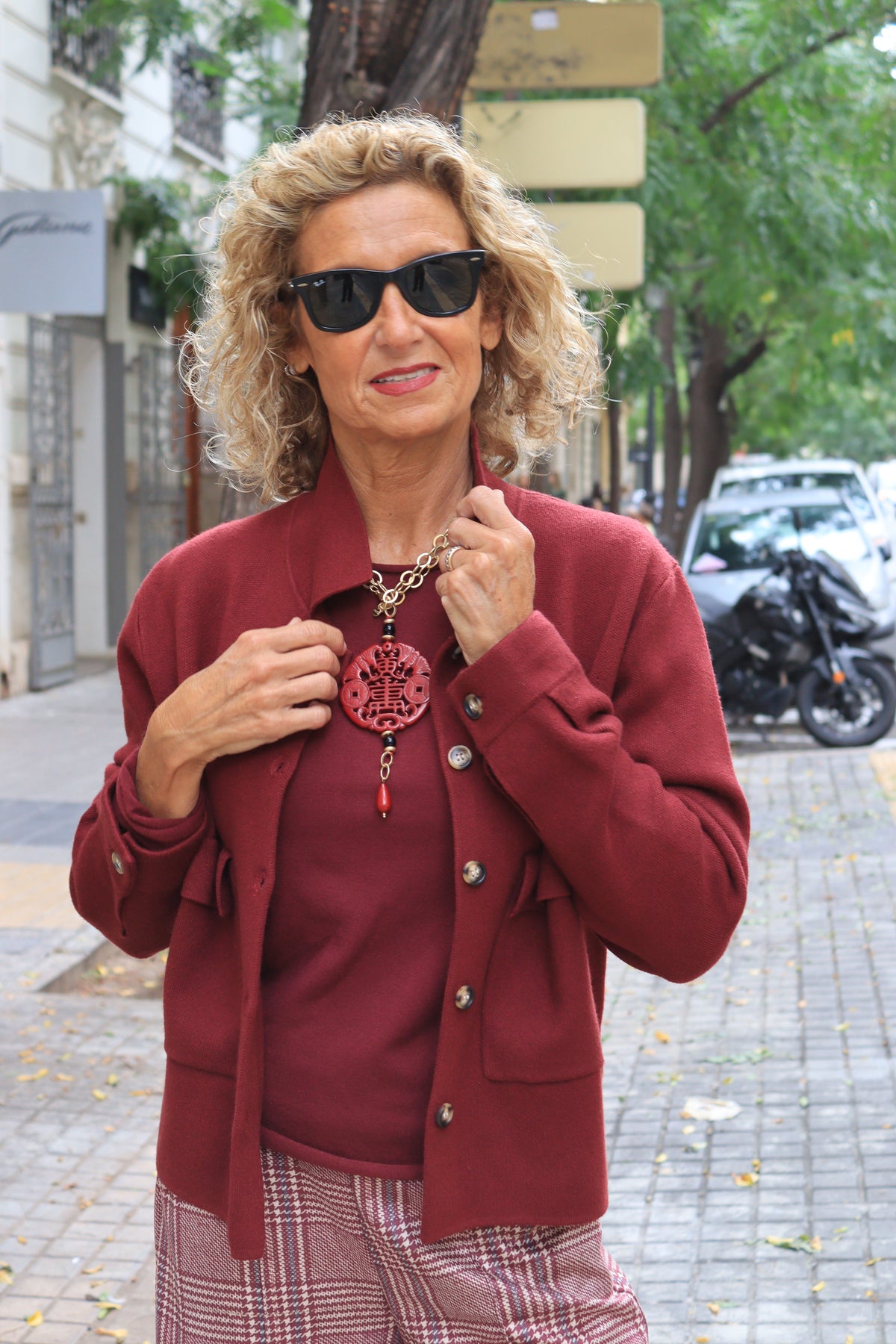 POLERA BOLSILLOS BURDEOS