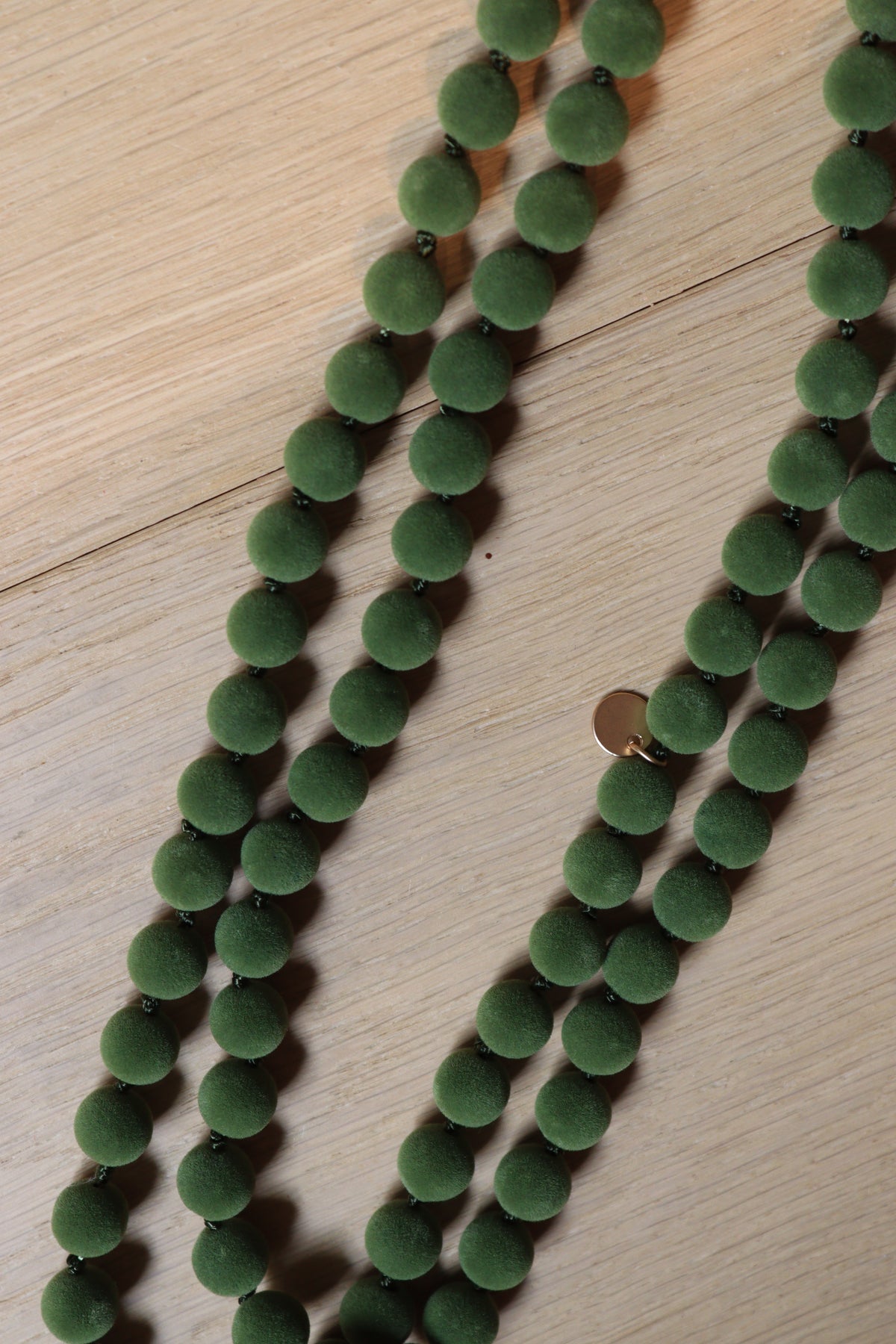COLLAR TERCIOPELO PISTACHO