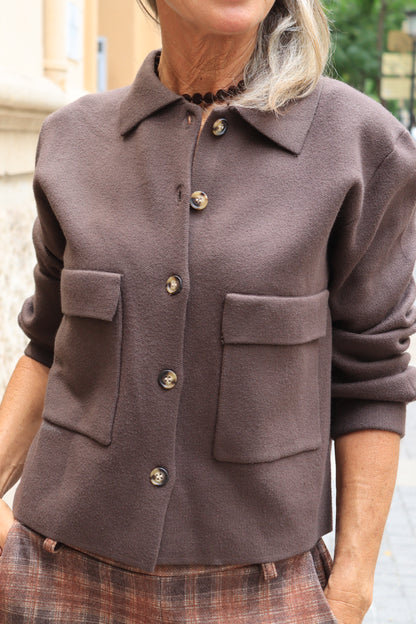 POLERA BOLSILLOS CHOCOLATE