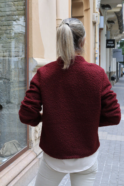 CHAQUETA RIZADA BURDEOS