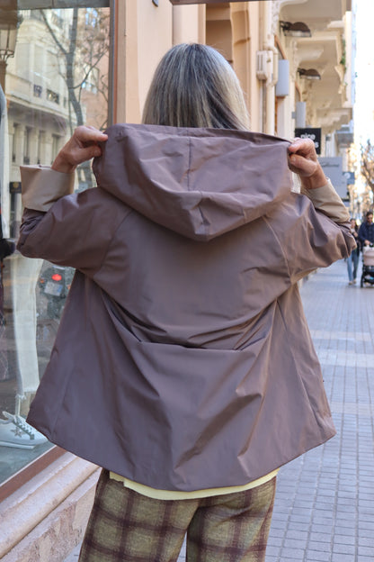 GABARDINA ANI CAPUCHA TOPO
