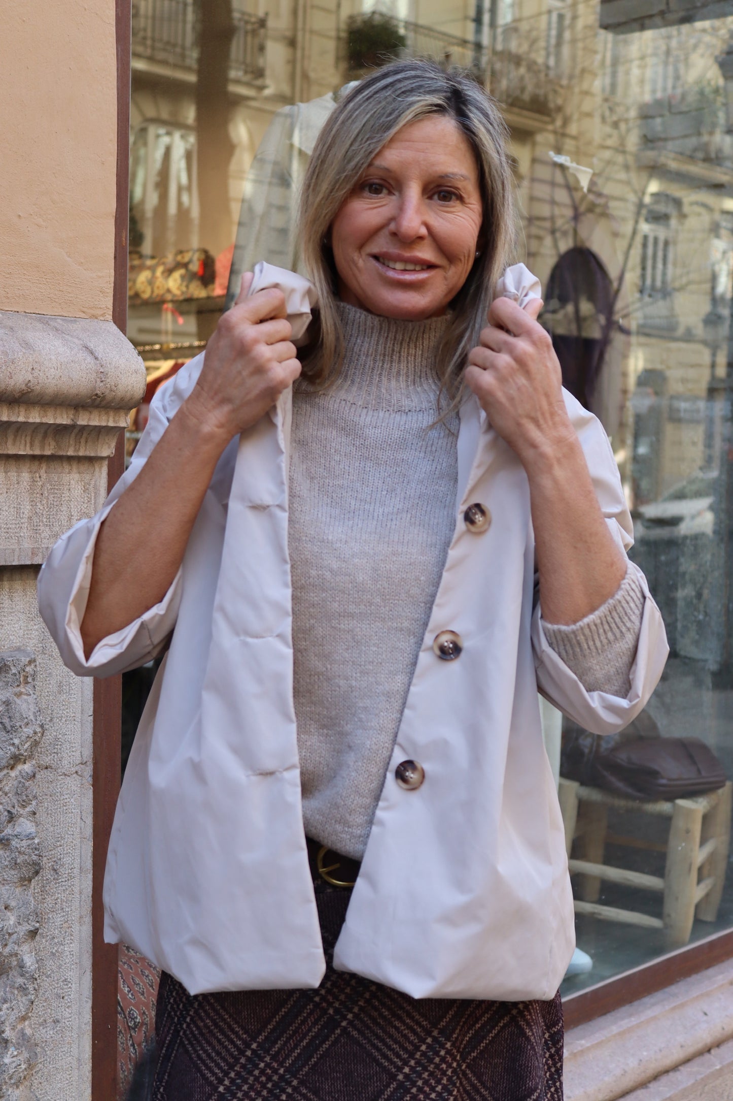 GABARDINA CORTA MERY PIEDRA