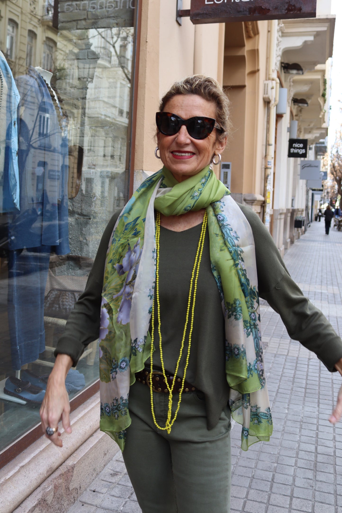 PAÑUELO ESTAMPADO FLORAL AZUL Y VERDE