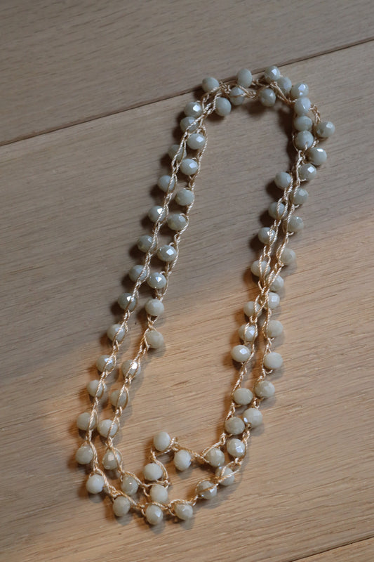 COLLAR TERESA CORTO BLANCO ROTO