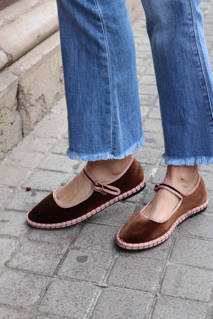 MANOLETINA LUCIA MARRON