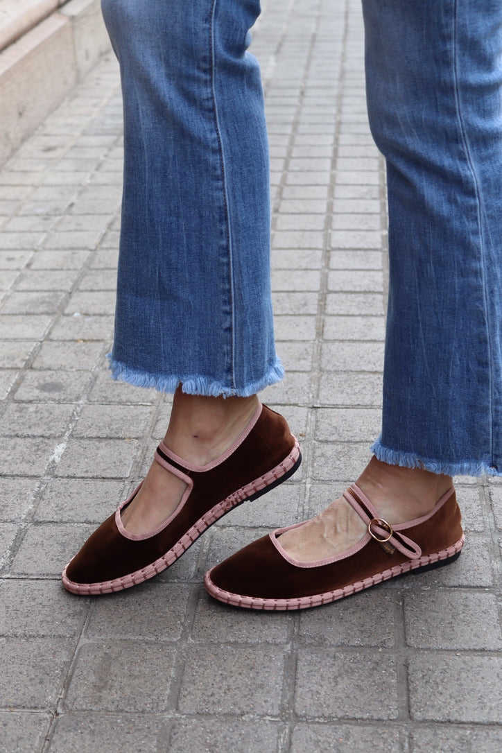 MANOLETINA LUCIA MARRON