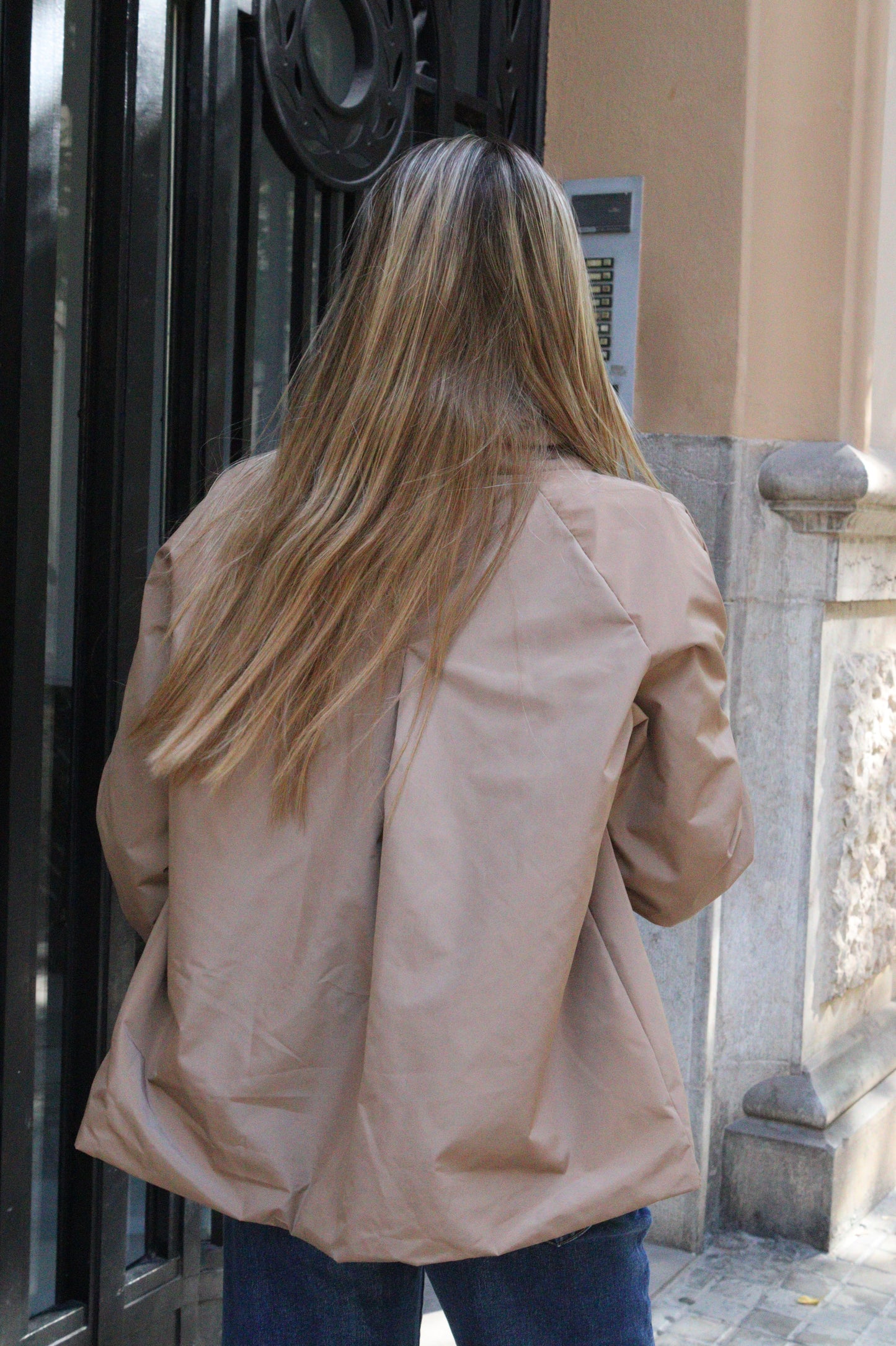 GABARDINA CORTA CAMEL