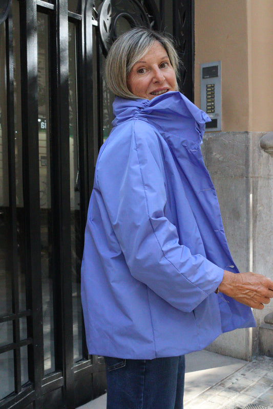 GABARDINA CORTA AZUL