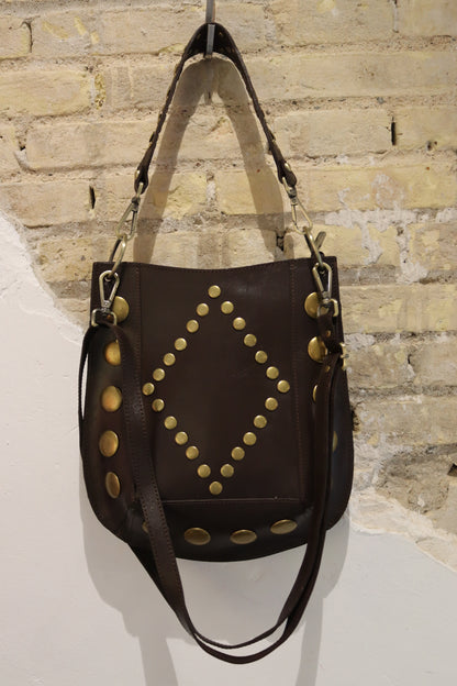 BOLSO TACHAS MARRÓN