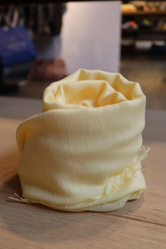 PAÑUELO LISO AMARILLO