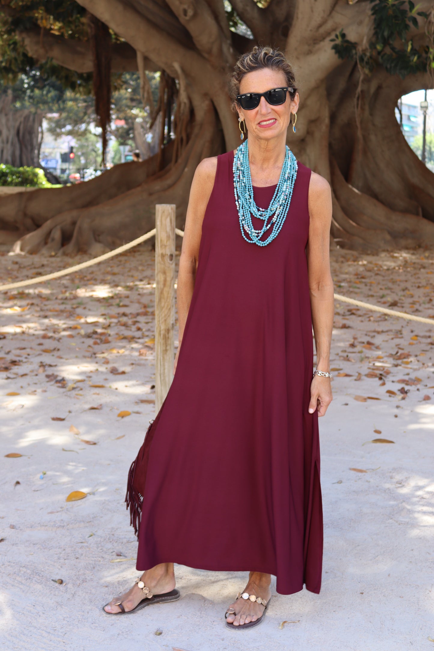 VESTIDO LISO BURDEOS