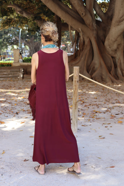 VESTIDO LISO BURDEOS
