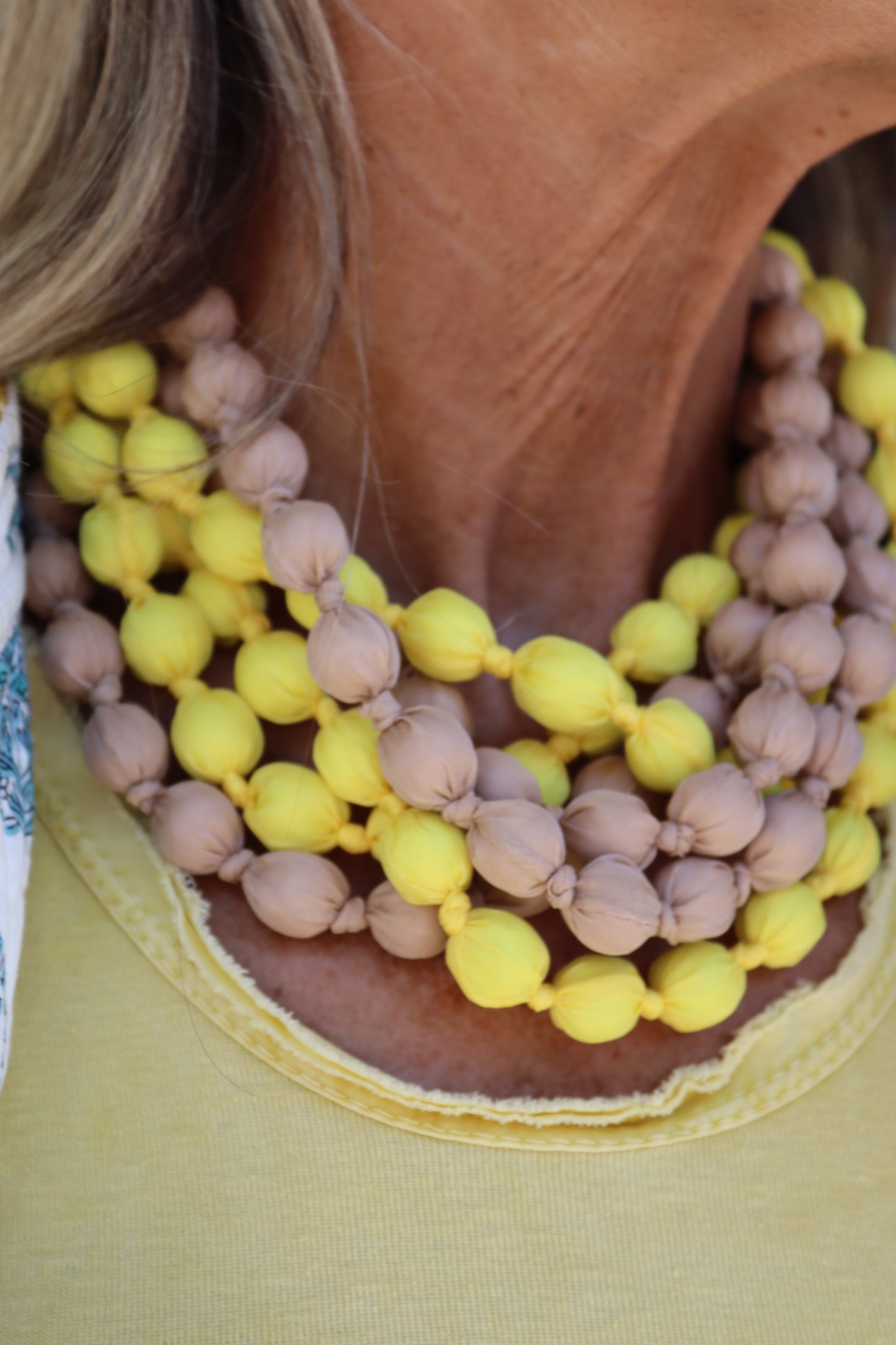 COLLAR NATALIA AMARILLO