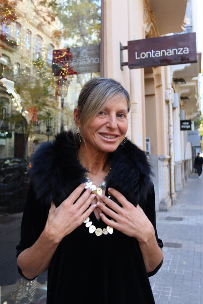 CUELLO DE PELO NEGRO