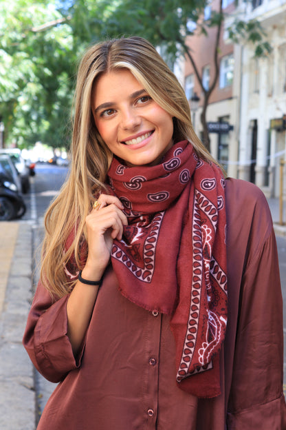 PAÑUELO PAISLEY GRANATE
