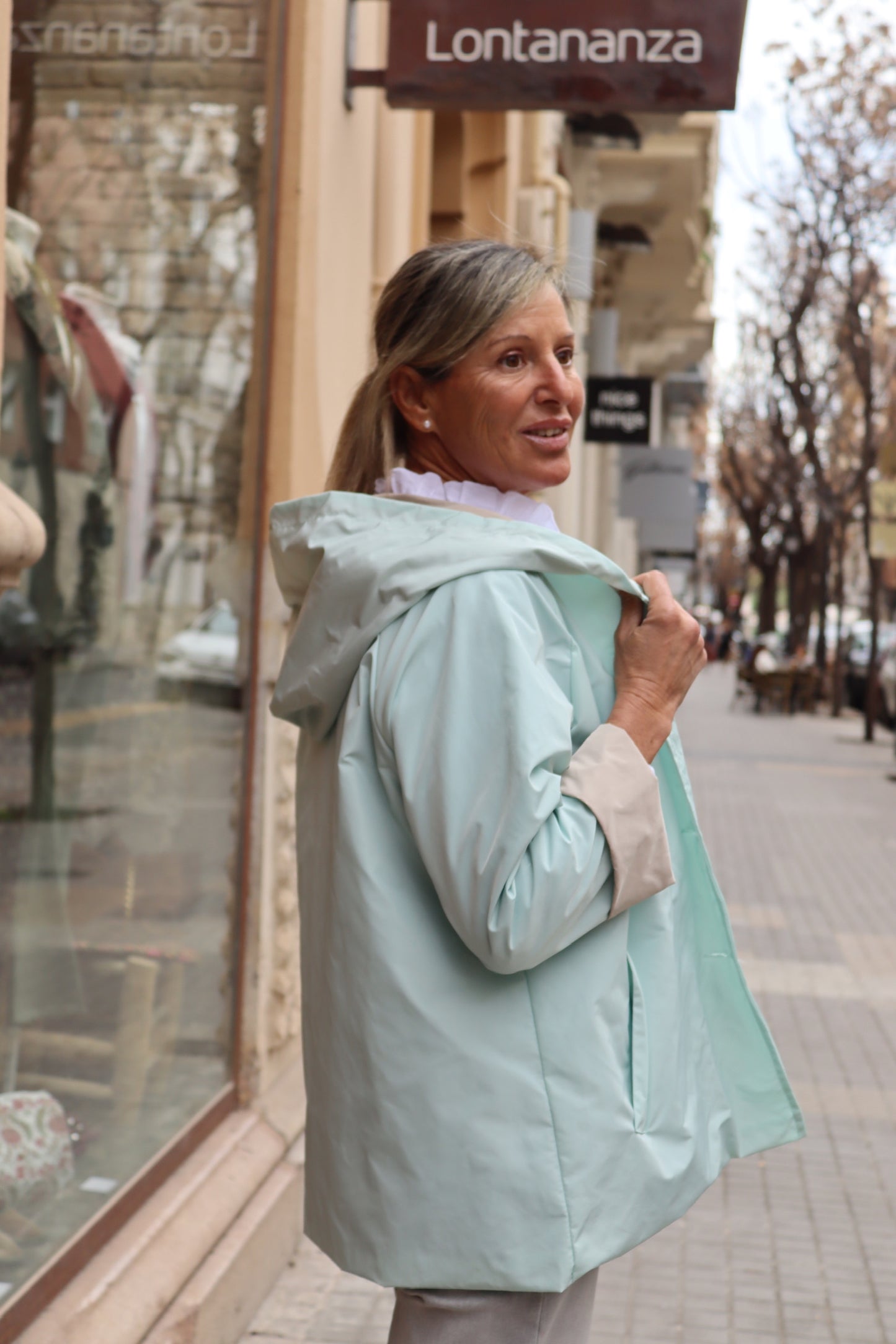 GABARDINA CAPUCHA ANI VERDE AGUA